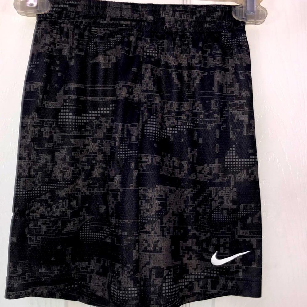 Nike Boys Athletic Shorts Activewear Size 7